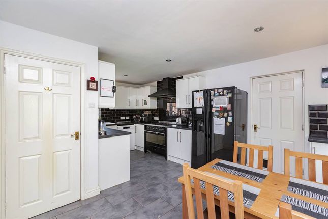 8, Weatherall Close, Faversham photo 5