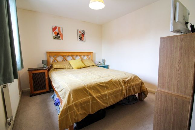 27, Margaret Close, Gainsborough photo 5