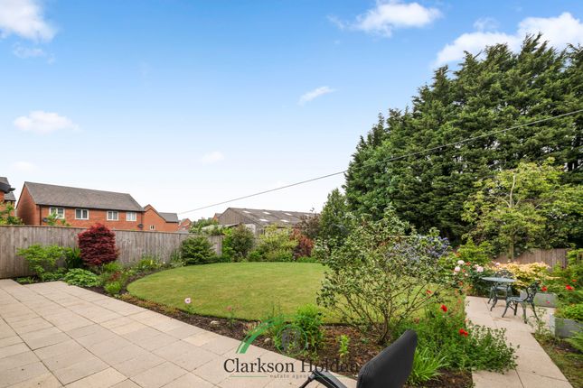 3 Burstock Drive, Preston photo 4