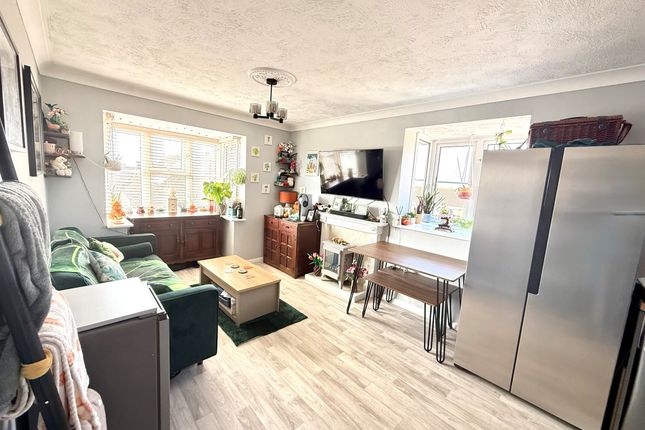 49, The Portlands, Eastbourne photo 3