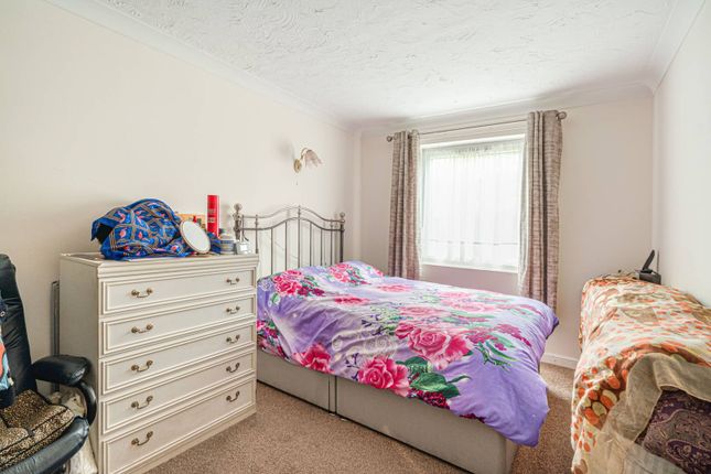 Thumbnail Flat for sale in Friern Park, North Finchley, London