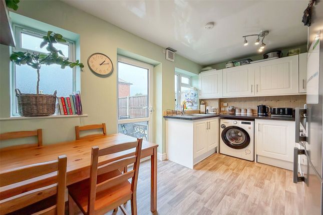 21, Esmonde Close, West Sussex photo 2