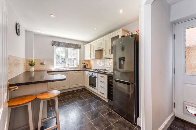 6, Roebuck Avenue, Hampshire photo 3