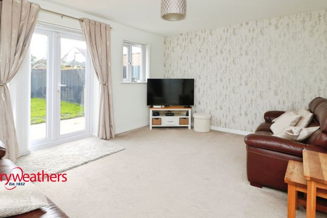 11, Jackdaw Drive, Rotherham photo 2
