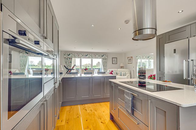 246, Little Wakering Road, Southend-on-sea photo 4