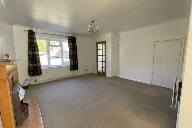 8, Rochester Close, Swindon photo 2