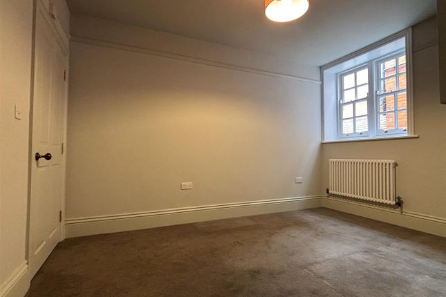 Flat 3, The Old Station, 57 Claremont Road, Westcliff-On-Sea photo 5