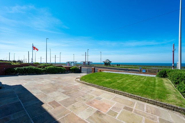 290, Queens Promenade, Blackpool photo 2