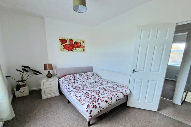 53, Well Lane Treeton, Rotherham photo 5