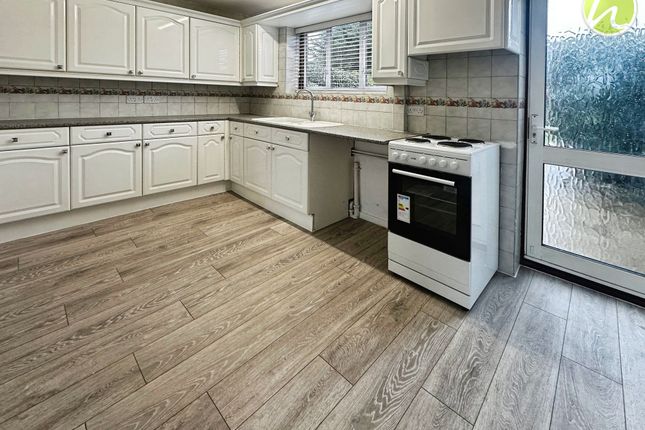 25 Fieldway, Grays photo 2