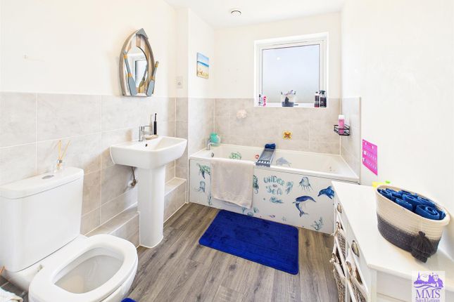 Flat 2, 32, Heath Wood Drive, Maidstone photo 4