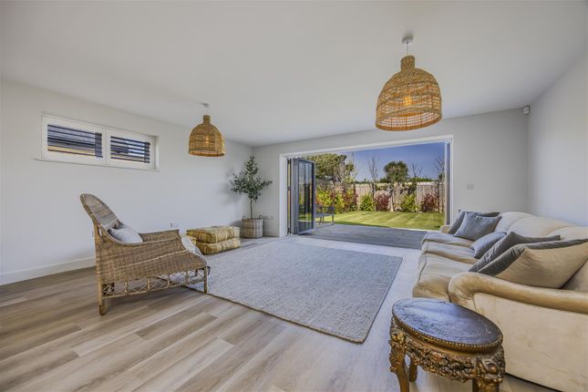 43, East Bracklesham Drive, Bracklesham photo 4