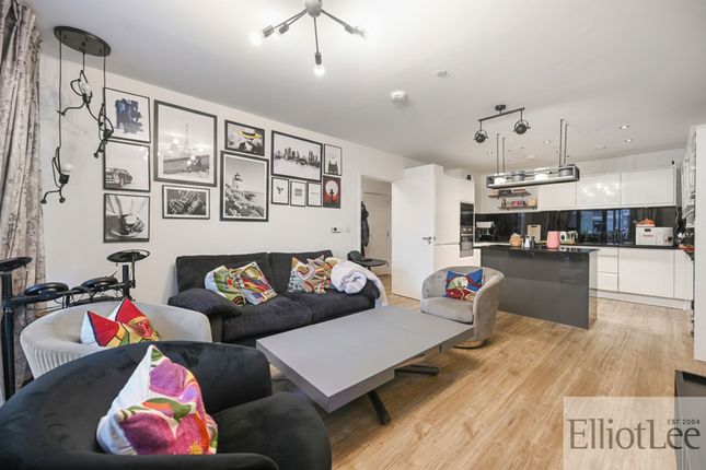 Flat 95, Viscount House, London photo 3