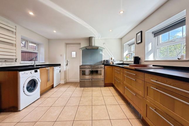 86 Patch Lane, Stockport photo 3