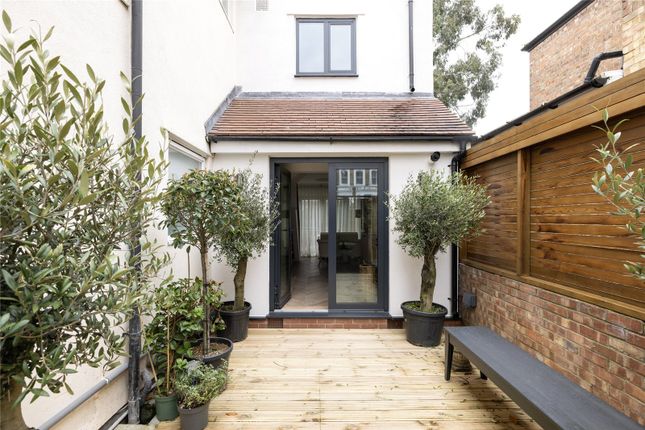 The Cottage, 72, St Quintin Avenue, London photo 2