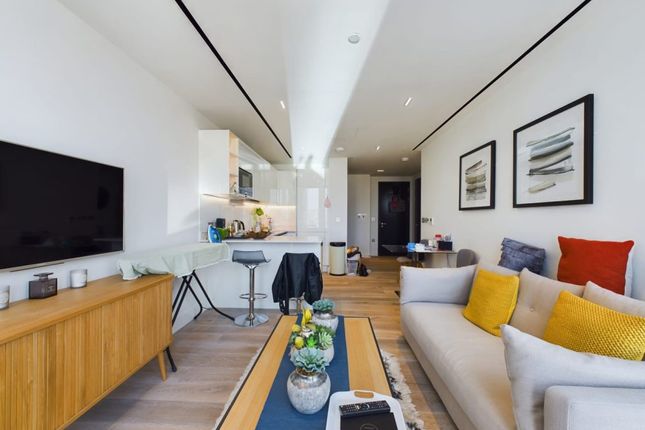 Thumbnail Flat for sale in Union Street, London