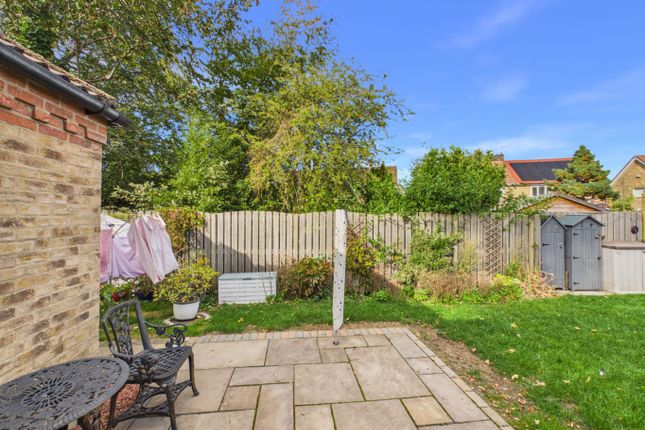 8 Cottage Green, The Garth, East Riding of Yorkshire photo 4