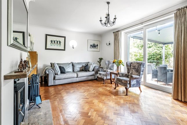 Glenfield, Fortyfoot Road, Leatherhead photo 4