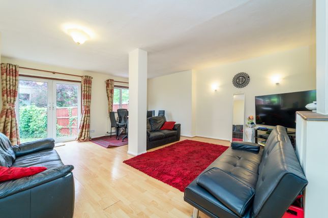 Thumbnail Terraced house for sale in Brunswick Park Road, London