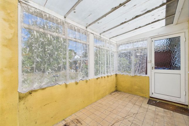 5, Greyfriars Close, Worthing photo 4