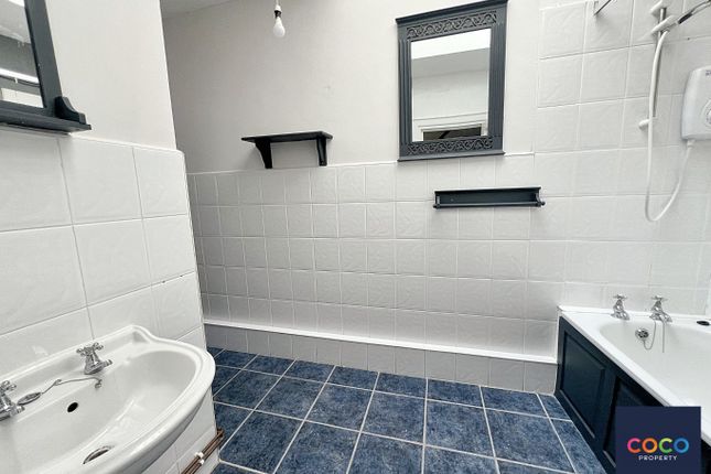 81 Fortuneswell, Portland, Dorset photo 4