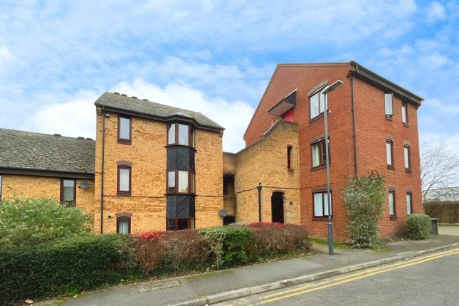 Thumbnail Flat for sale in Badgers Close, Harrow