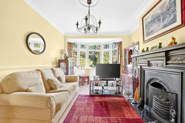 12, Hedgeley, Ilford photo 4