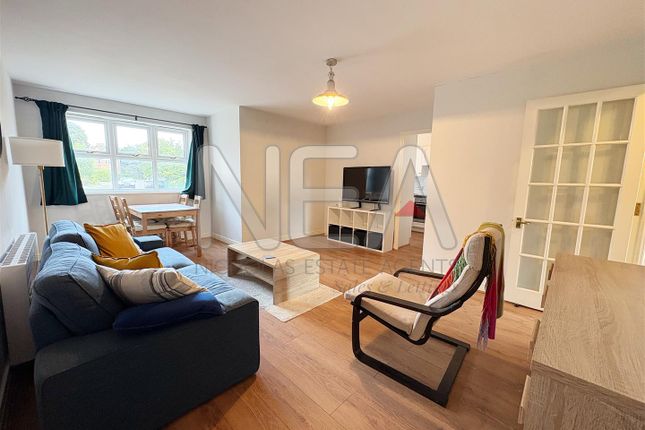 2, Waller Court, Reading photo 4