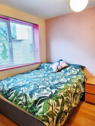 24, Betsham Street, Manchester photo 4