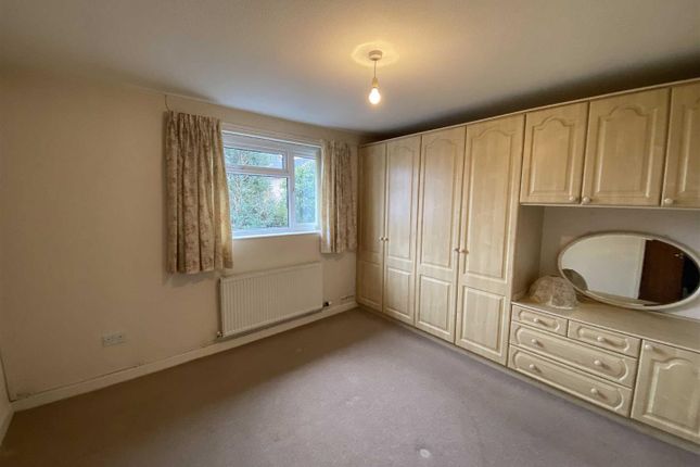 Snowdon Drive, Wrexham photo 5
