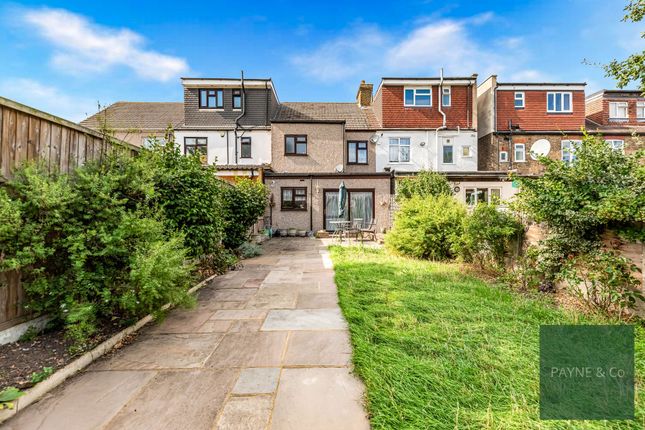 402 Horns Road, Ilford photo 2