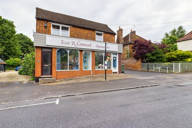 Thumbnail Flat to rent in High Street, Chinnor, Oxfordshire