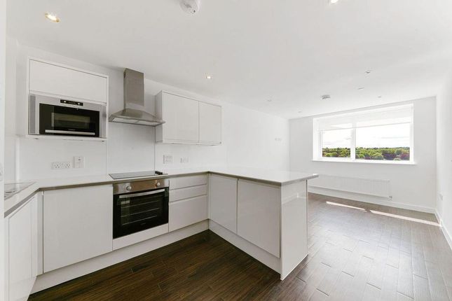 Thumbnail Flat to rent in Wellesley Road, Sutton