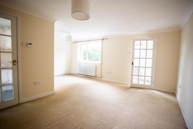 2 Town Cottages, High Street, Chard photo 4