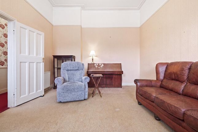 29, Russell Road, Enfield photo 4