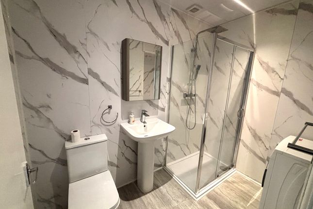 Apartment 2, 39, Lilley Road, LIVERPOOL photo 5