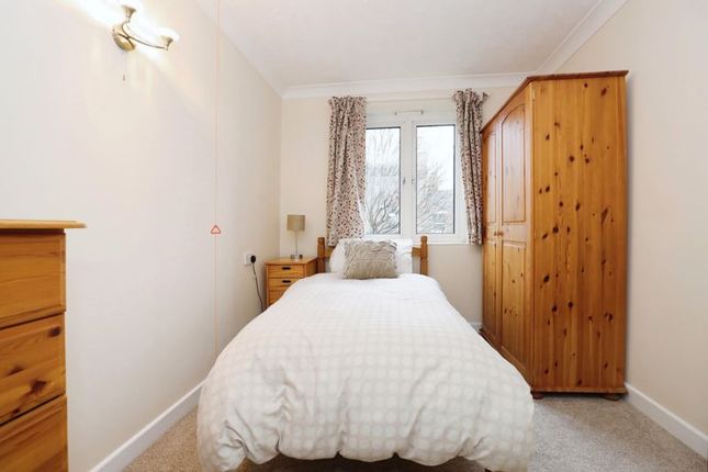 Flat for sale in Scholars Court, Stratford-Upon-Avon