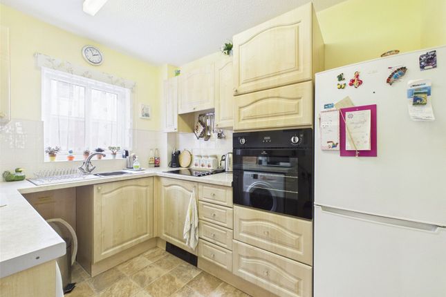Flat 5, Pegasus Court,, Barnwood Road, Gloucestershire photo 4