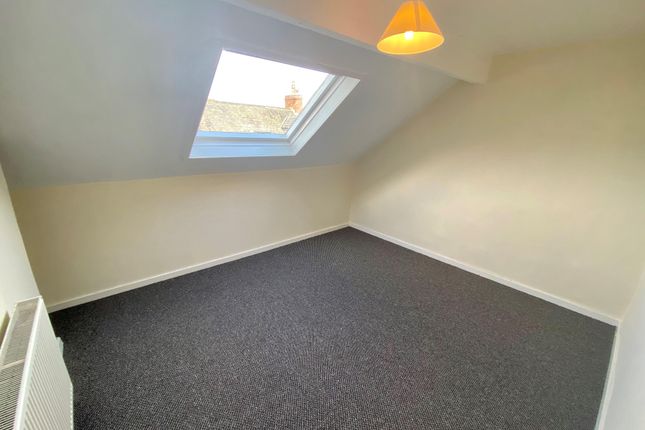 6, Emerald Street, West Yorkshire photo 4