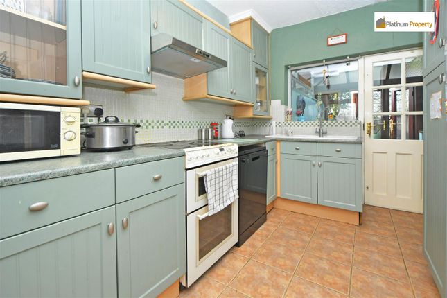 Town house for sale in George Avenue, Meir