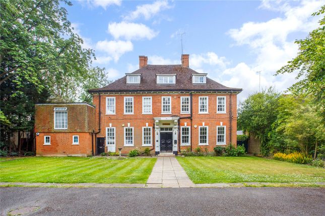 Flat for sale in Frithwood Avenue, Northwood