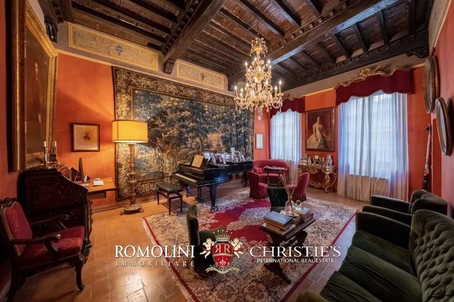 Thumbnail Apartment for sale in Siena, 53100, Italy