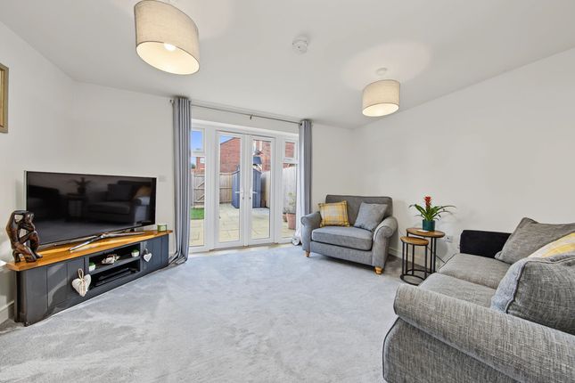 12, Edale Drive, Chesterfield photo 4