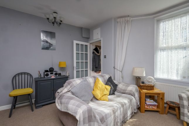 Flat 1, 13, Rylstone Road, Eastbourne photo 4