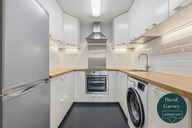 Apartment 124, Burford Wharf Apartments, Cam Road, Stratford photo 3