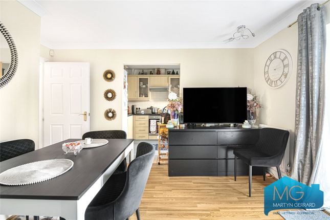 Flat for sale in Thornbury Close, Mill Hill