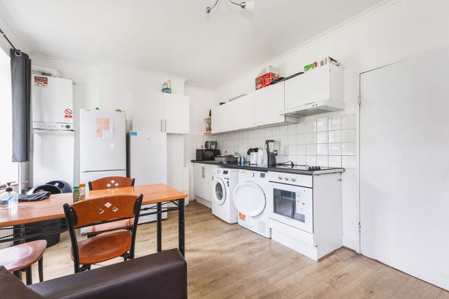 Flat 3, Downing House Aubyn Square, London photo 4