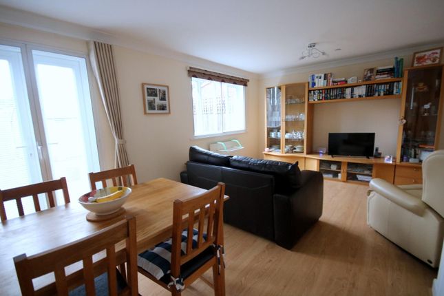 5, Rowan Close, Ashford photo 3