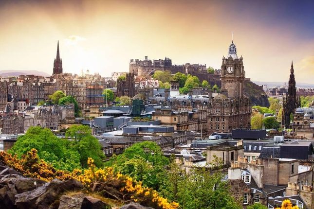 A13, Canongate, Edinburgh photo 3