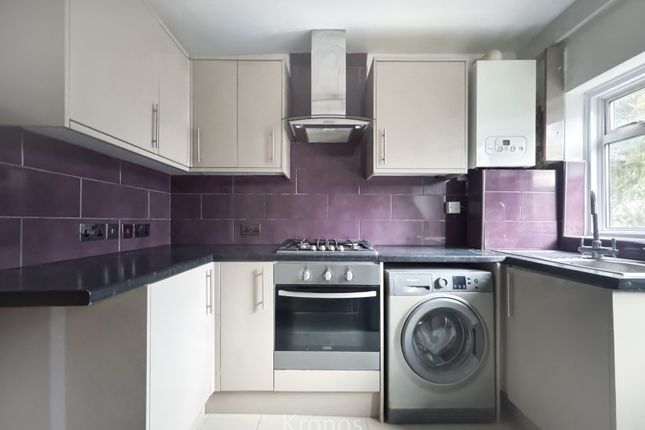 24 Greenway Gardens, Greenford photo 3